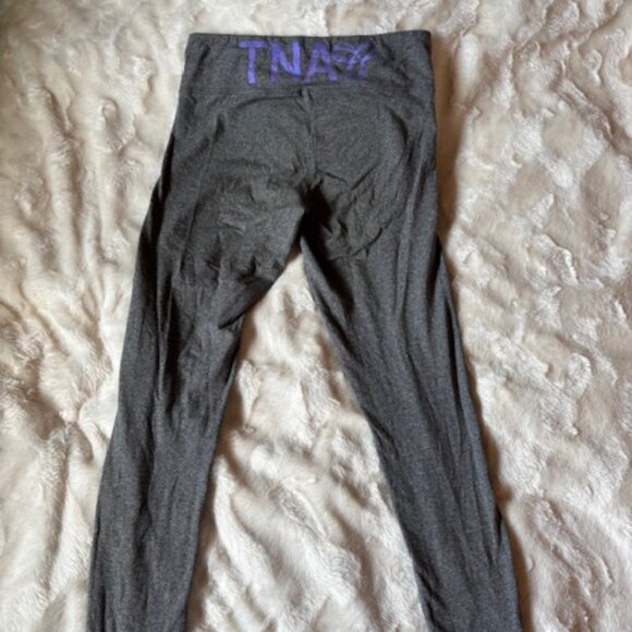 TNA Artizia Grey Leggings Spiral Logo Ladies Size Medium - Picture 6 of 14